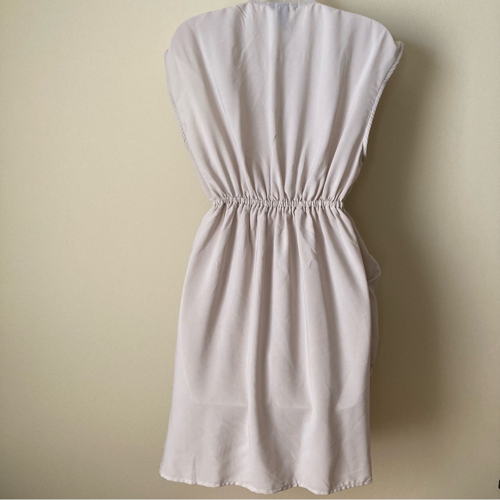 H&M Tulip Hem Wrap V Neck Sleeveless Dress Women’s Size 4 Light Cream Beige - Picture 2 of 7